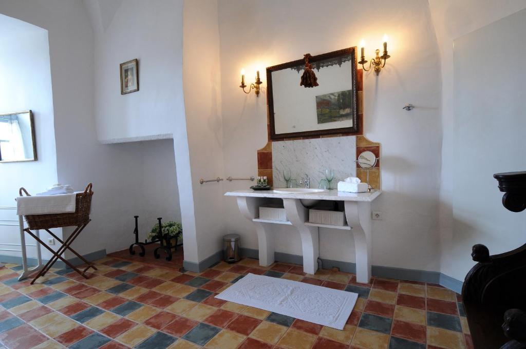 Chateau Royal De Saint-Saturnin Ruang foto