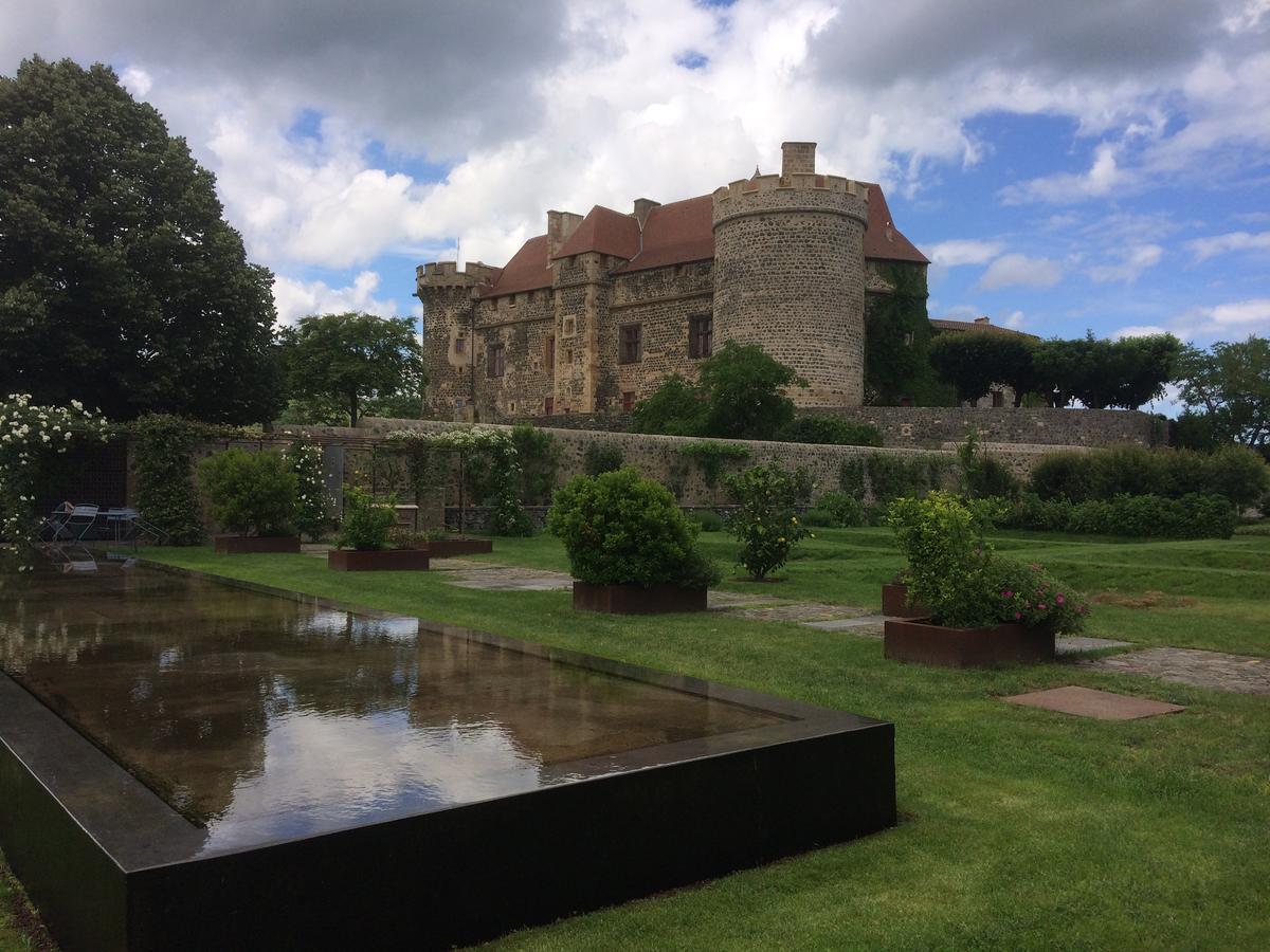 Chateau Royal De Saint-Saturnin Bagian luar foto
